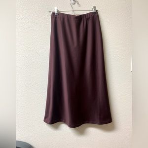 Vetta Reversible Satin Skirt in Burgundy and Blush. Size Small